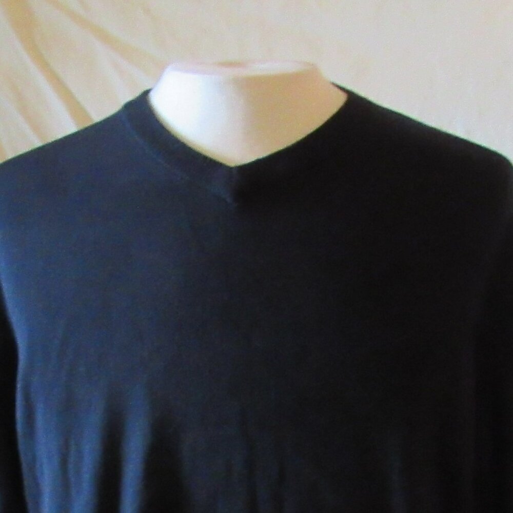Cambridge Dry Goods Navy Blue V-Neck Sweater Size Large 100% Cotton EUC